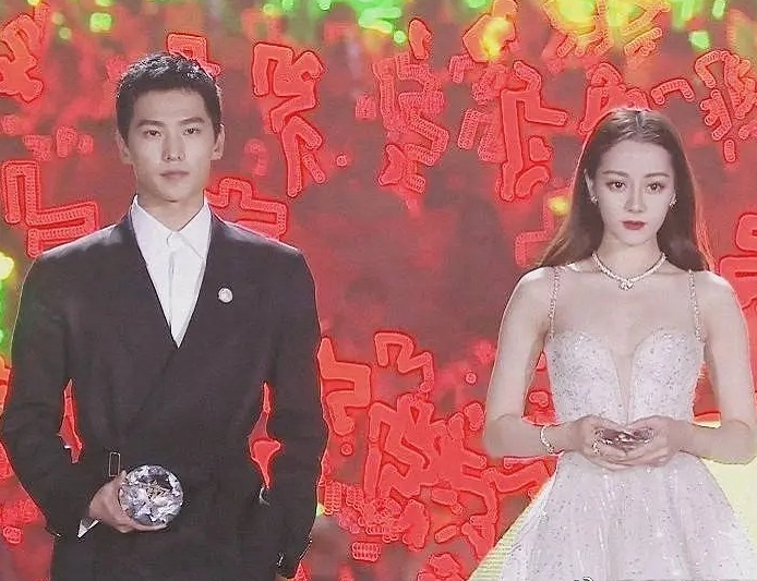 迪丽热巴|热巴杨洋新剧演情侣，一样28岁却似姐弟，网友：真的合适吗？