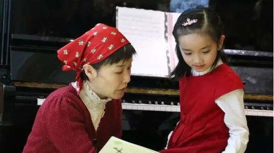 王雪纯|央视主持王雪纯曝近况，回忆主持《正大综艺》，面容沧桑显疲态