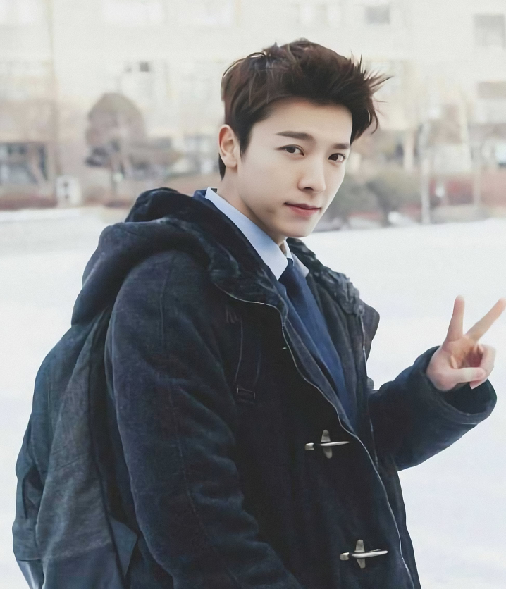 sm的动物型颜值取向罗渽民是小鹿相李东海是恐龙相