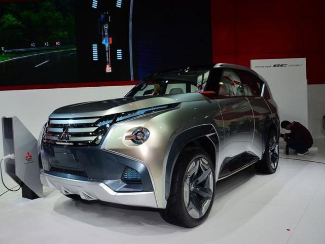 三菱新车比普拉多便宜30万 起价在22万左右 不比揽胜差 Suv 丰田普拉多 三菱 硬汉越野车