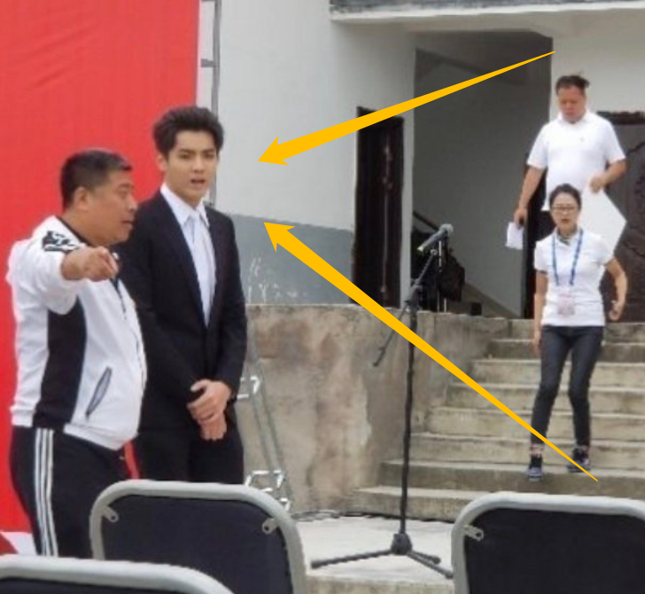 吴亦凡|吴亦凡做公益活动，路人随手一拍，生图模样有“小说总裁”内味了