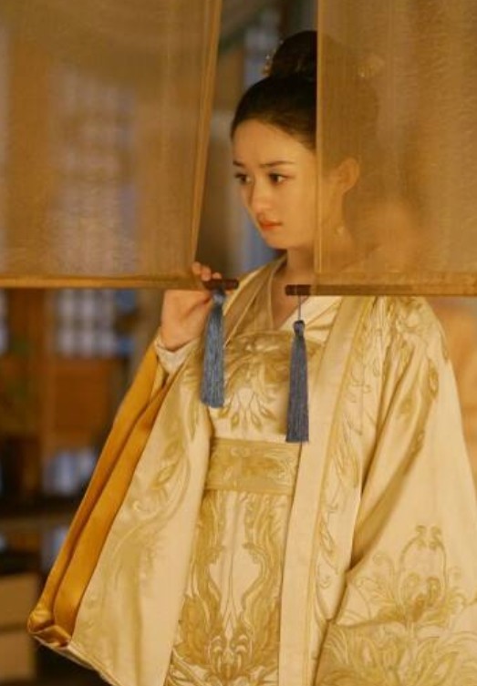 都是掀开帘子往外瞧有人美的让人心醉有的则让人心碎