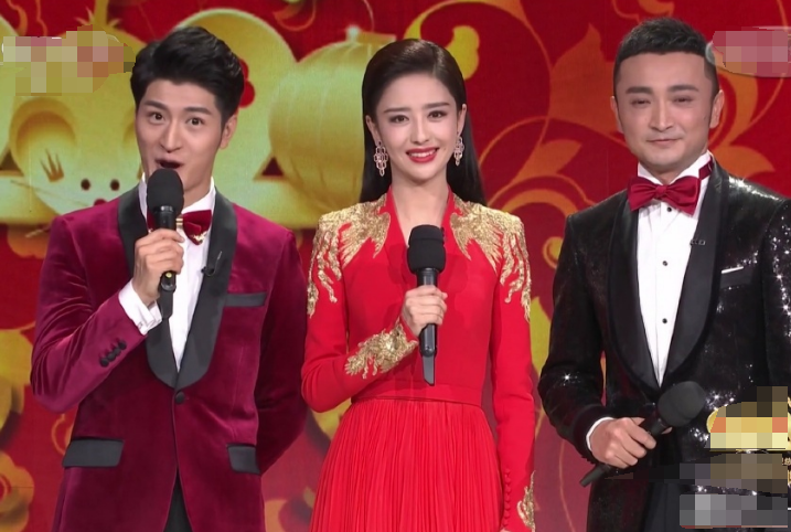 佟丽娅|佟丽娅直播颜值下降，眉毛乌黑粉底像腻子，黑眼圈严重表情呆滞