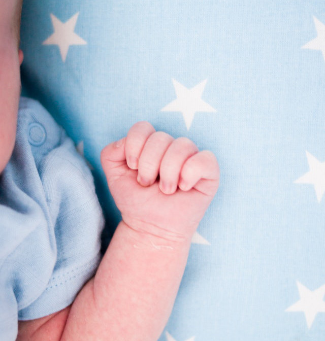 左撇子更聪明 左撇子只能用左手 不要被成见给误导 左撇子 左手 孩子