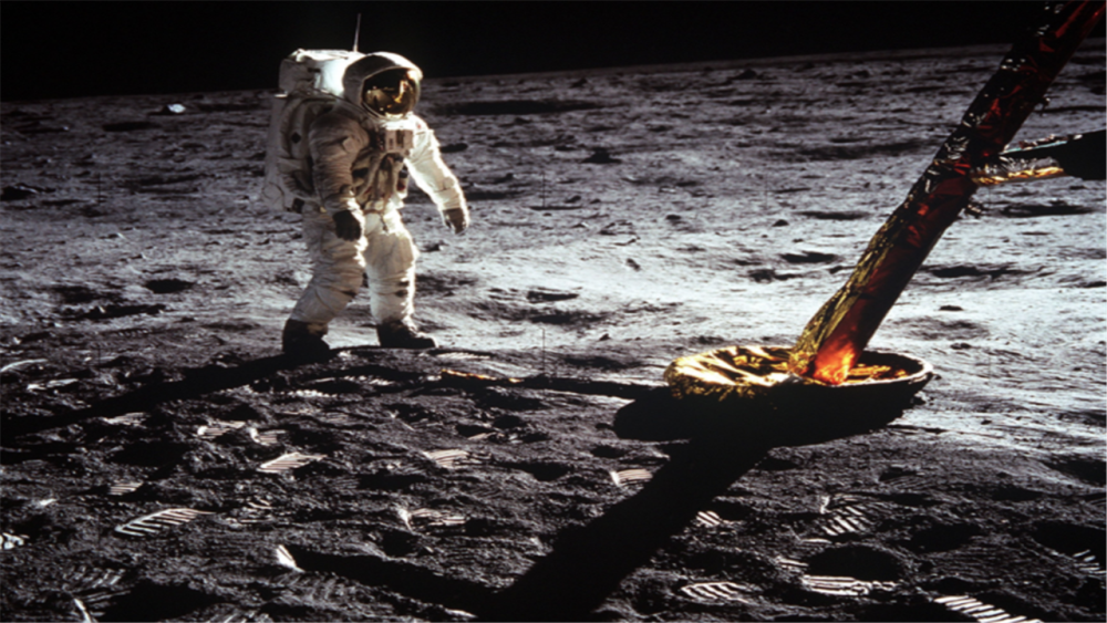 宇航员|宇航员连登月都不怕，为什么登月后不敢眺望地球？会看到什么？