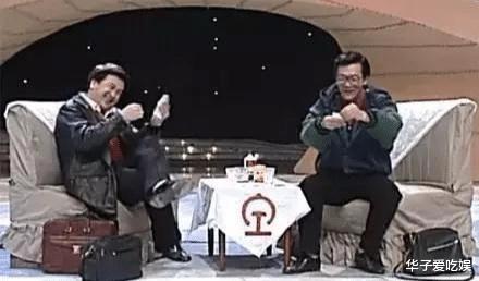 郭德纲|郭德纲签约广告代言，宣传海报中称其为“相声大师”，遭网友质疑！