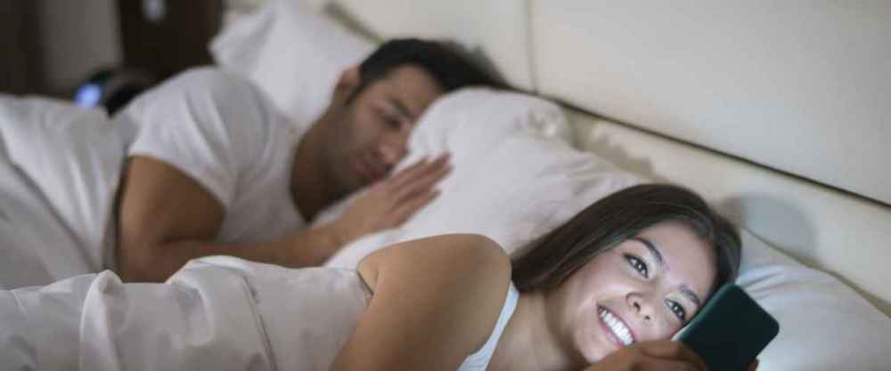 出轨|秘鲁男子闲来无事翻看街景地图，看到妻子出轨画面气炸，愤怒离婚