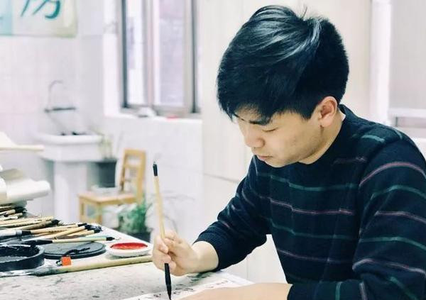 书法|他的书法也没有什么特别之处，却凭借楷行草三体同入12届国展