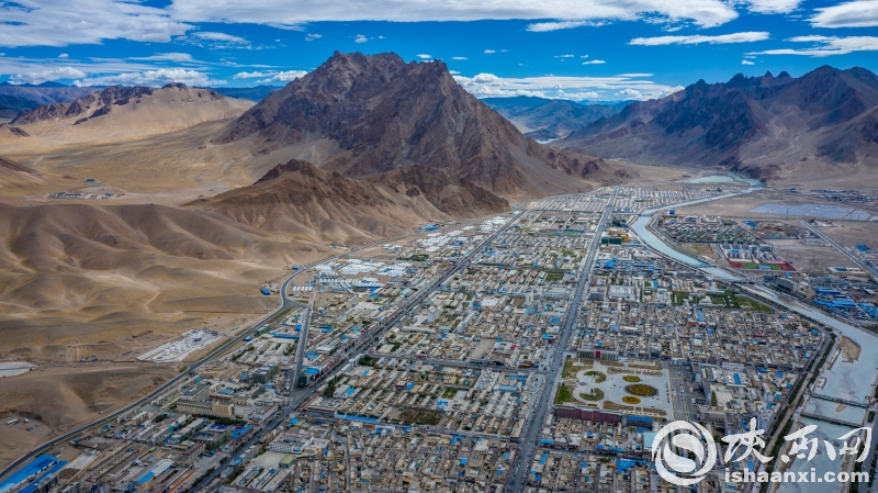 从陕北到藏西由敬畏到热爱这名援藏干部在雪域高原挥洒青春