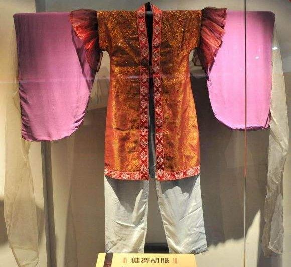 汉服有什么魔力魏孝文帝强迫太子穿太子拒穿丢了命