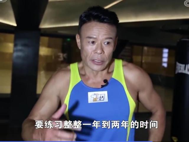 黄品沅|黄品沅下乡义演认不出，56岁还有一身腱子肉，新剧搭档刘涛遭撤档