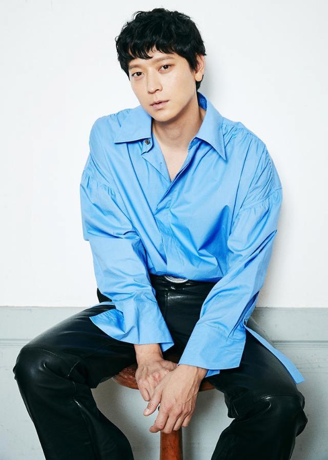 39岁姜栋元真是神颜鼻祖大长腿巴掌脸请问他有缺点吗