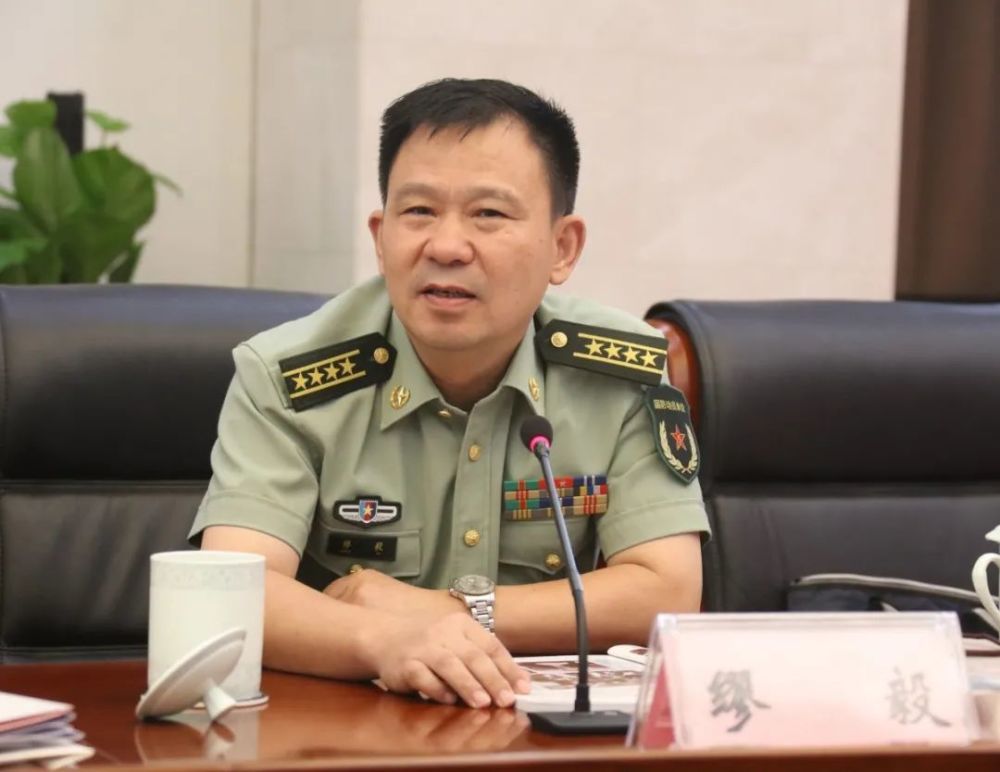 八月,解放军省市人大代表走进南京检察院