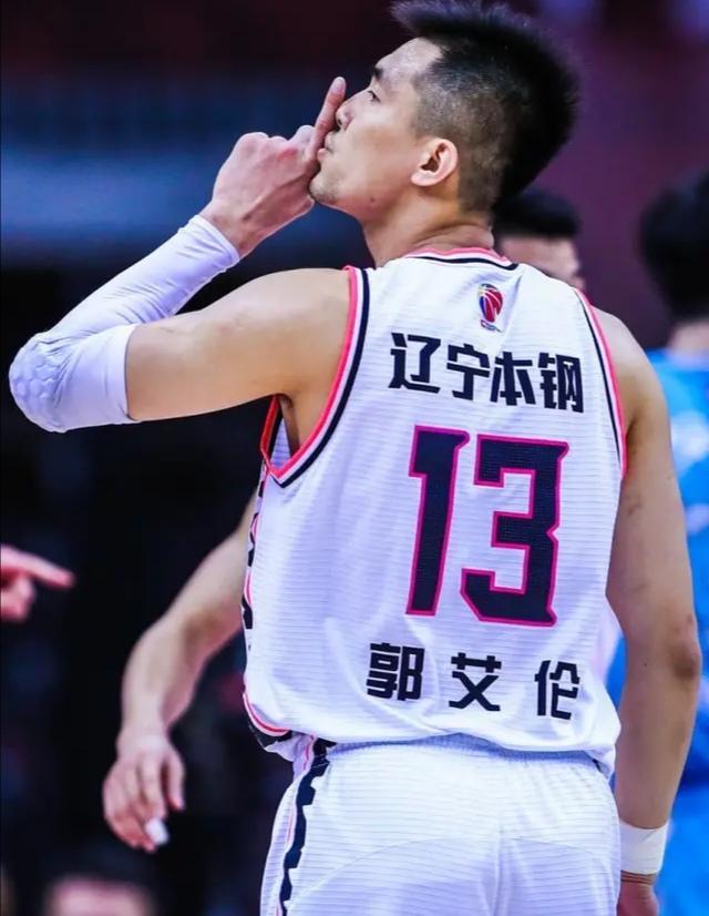 郭艾伦怼喷子发泄输球名嘴杨毅一语说中要害周鹏或成fmvp