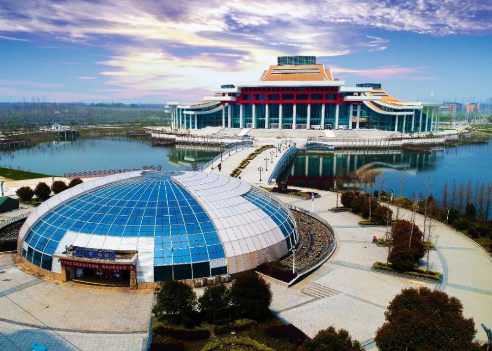 登章华台天下第一台  此景可待楚风汉水畔  谈古论今览兴隆大坝平原第