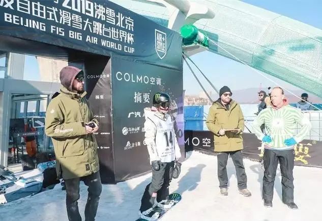 单板滑雪|石景山的“水晶鞋”！它会满足你对单板滑雪的所有幻想吗？