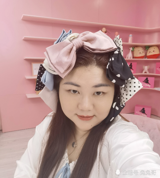 脱口秀|娱乐早报 | 思文退出脱口秀大会并回应离婚 杨天真切胃手术后报平安