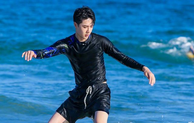 王一博|王一博出道6年，成长肉眼可见，这3点成他闯荡娱乐圈的“必杀技”