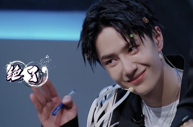 王一博|王一博出道6年，成长肉眼可见，这3点成他闯荡娱乐圈的“必杀技”