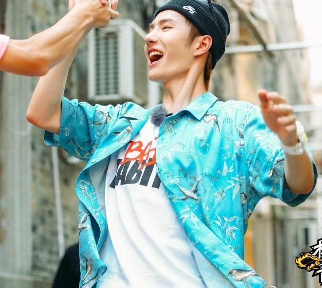 王一博|王一博出道6年，成长肉眼可见，这3点成他闯荡娱乐圈的“必杀技”