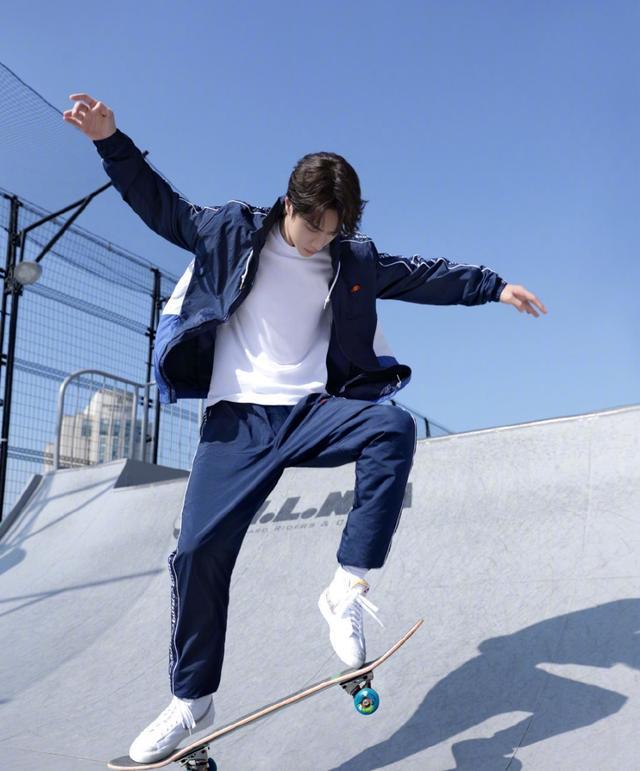 王一博|王一博出道6年，成长肉眼可见，这3点成他闯荡娱乐圈的“必杀技”