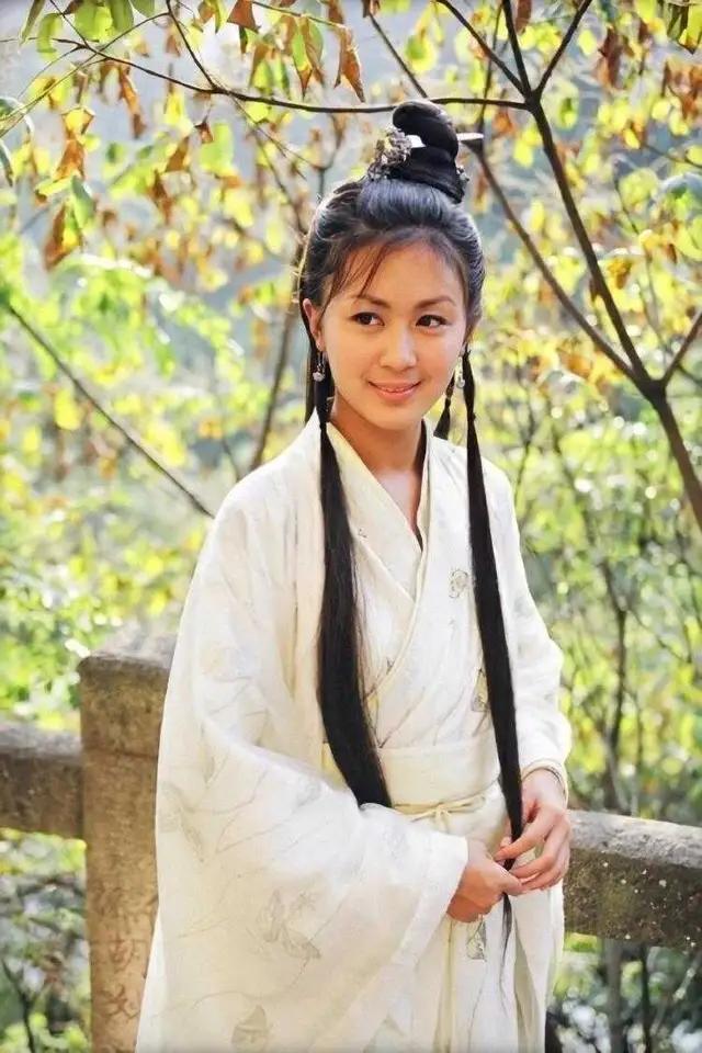 王艳柏雪唐宁:当红退圈嫁人,如今一个被遗忘一个消失一个求工作