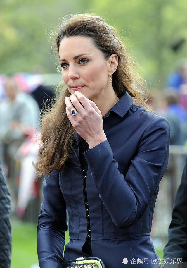 凯特王妃日渐摆脱王室的高贵优雅不再专注于完美无瑕