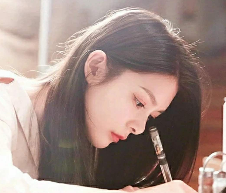 且听凤鸣|《且听凤鸣》：左青鸾出场太过惊艳，观众已经开始为她安排结局！