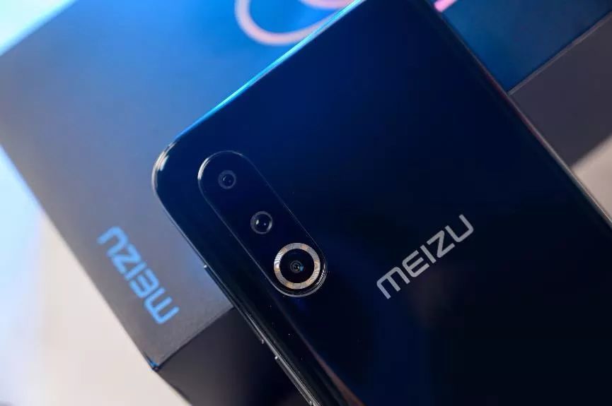 根据官方网站,魅族16s pro的后置摄像头采用了4800万像素 2000万像素