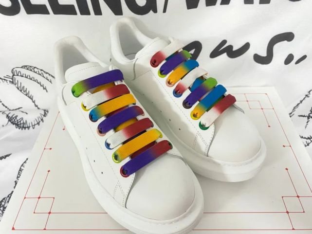 揭秘高仿麦昆小白鞋多少钱1比1,在哪里可以买到质量好的 - 小轻秀场