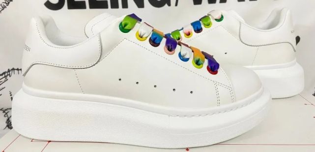 揭秘高仿麦昆小白鞋多少钱1比1,在哪里可以买到质量好的 - 小轻秀场