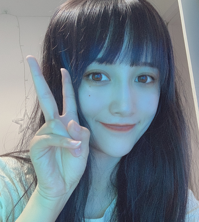RNG女主持人事件是怎么回事？事情反转，女主持人道歉并继续和RNG合作