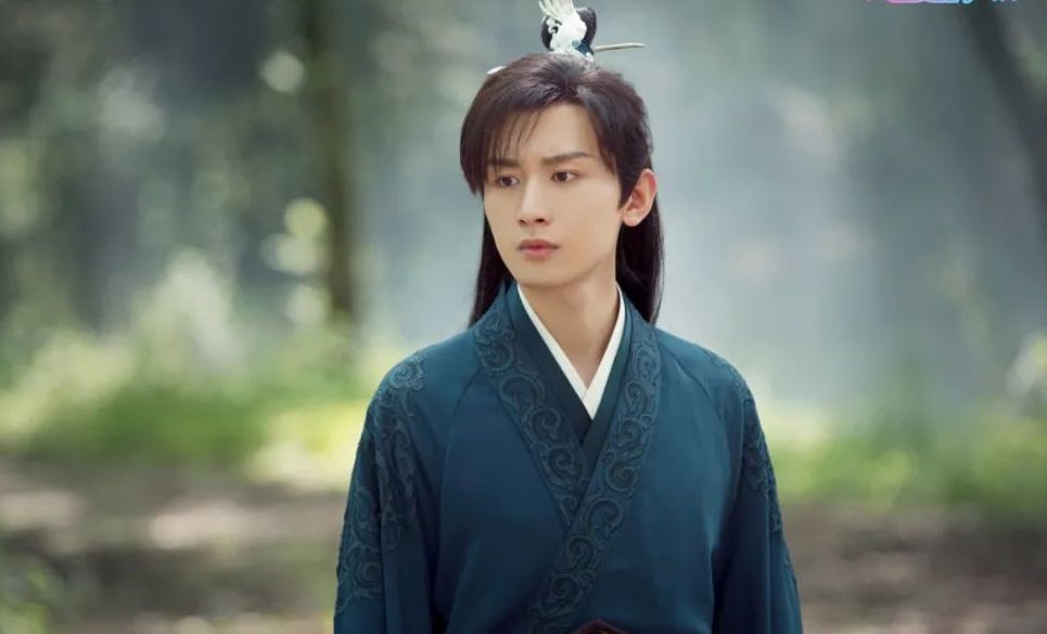 以家人之名|电视剧榜单：谭松韵《以家人之名》上线即巅峰，榜首鹿晗贡献喜人