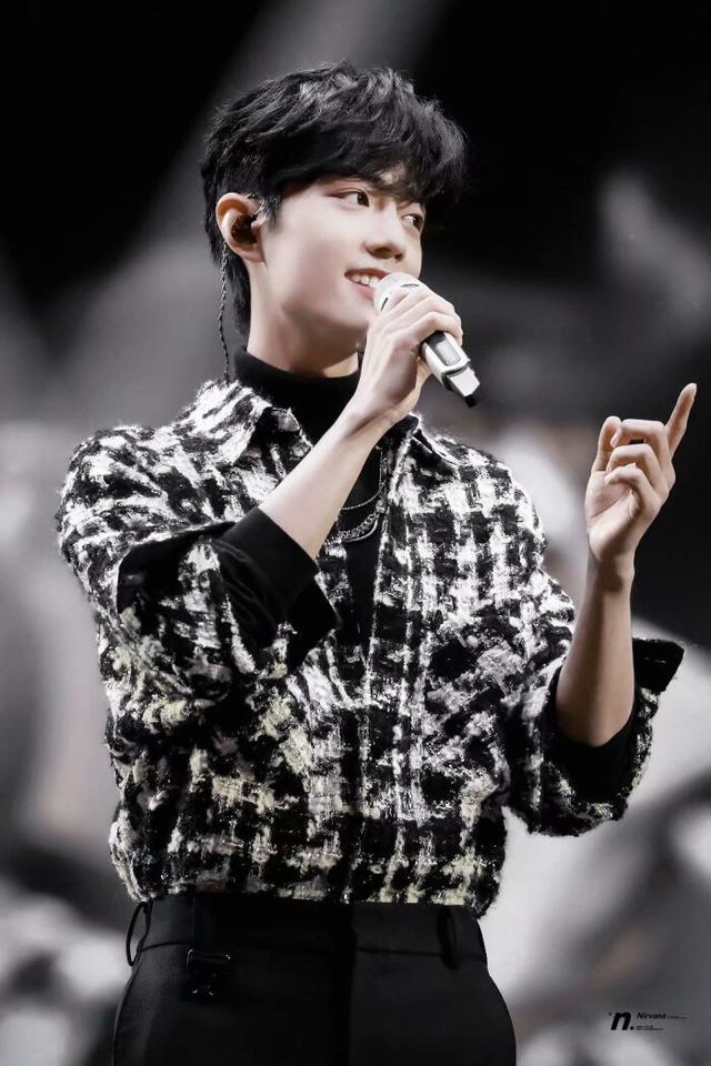 肖战|肖战依然是顶级流量？代言产品上线后秒没，穿的衣服也卖到下架