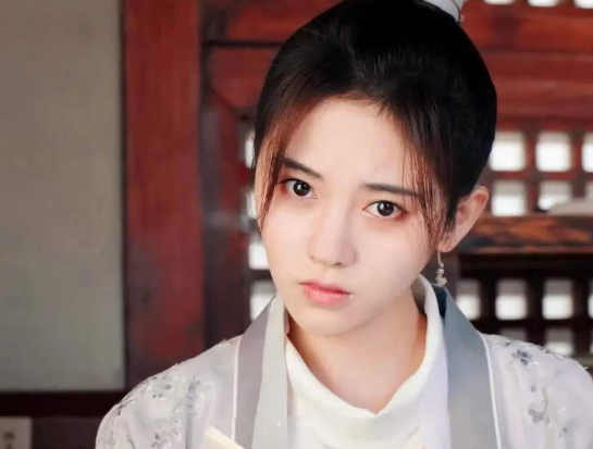 鞠婧祎|鞠婧祎上热搜只能靠被黑？这次连王思聪也没放过她，到底做错了啥