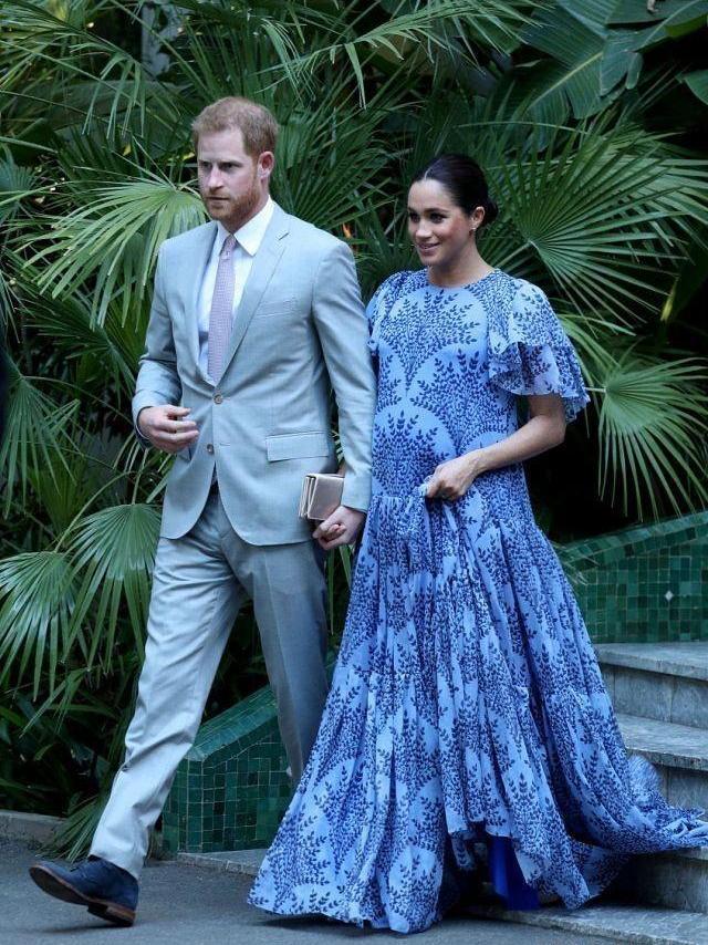 哈里王子|一见钟情，哈里王子决定娶梅根为妻子，竟因梅根到树林小解