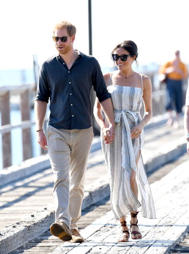 哈里王子|一见钟情，哈里王子决定娶梅根为妻子，竟因梅根到树林小解