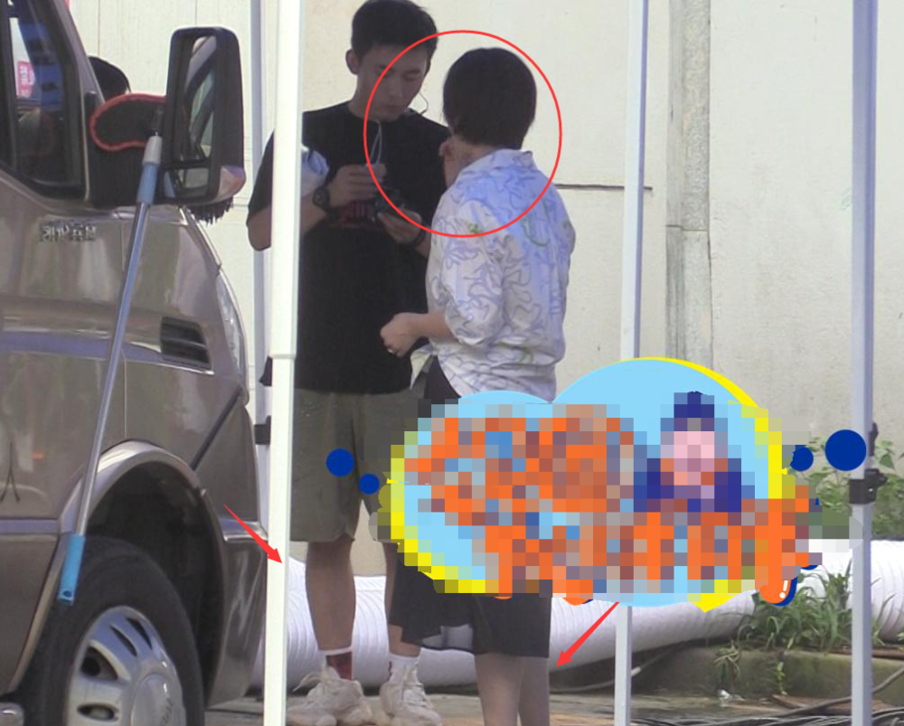 蒋欣|又胖了！蒋欣拍戏现场嘴吃不停，背影壮实目测体重至少140斤