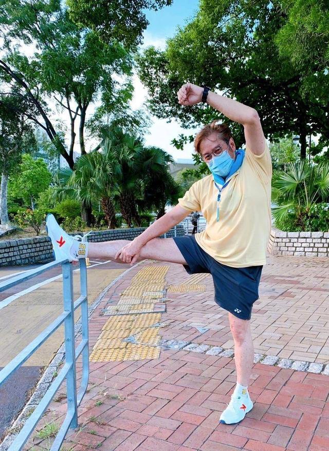 谭咏麟|谭咏麟高度评价TVB新剧，王浩信太厉害了