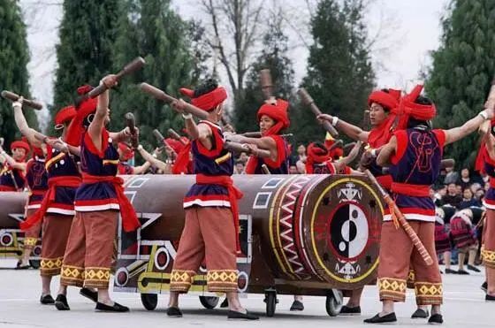 这个融入了消防元素的佤族木鼓你喜欢吗