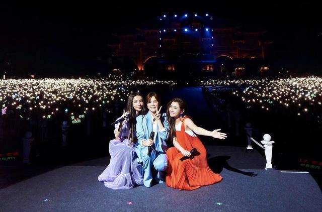 s.h.e|回顾港台偶像团体，S.H.E火了20年，飞轮海却撕到飞起！