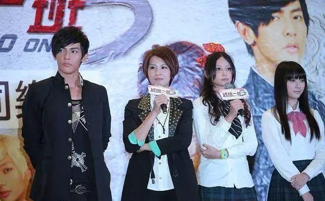 s.h.e|回顾港台偶像团体，S.H.E火了20年，飞轮海却撕到飞起！