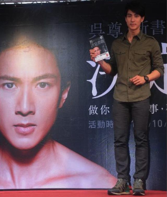 s.h.e|回顾港台偶像团体，S.H.E火了20年，飞轮海却撕到飞起！