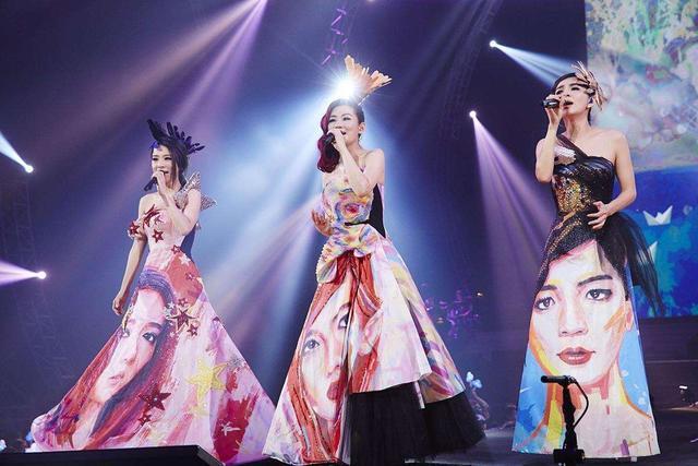 s.h.e|回顾港台偶像团体，S.H.E火了20年，飞轮海却撕到飞起！