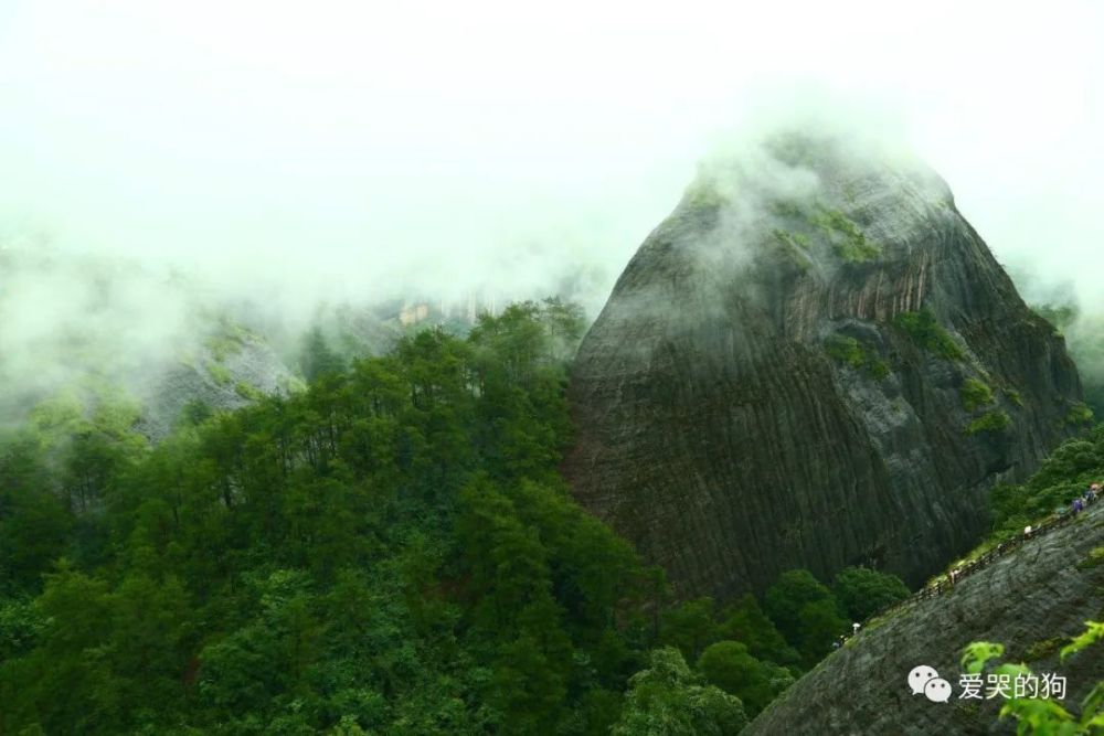 辛弃疾|辛弃疾晚年写下的这首词，忧愁之中带点张狂，连李白都要自叹不如