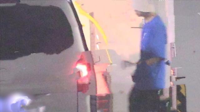 魏大勋|杨幂魏大勋大清早在横店被拍，两人前后走出住所，戴情侣帽疑同居