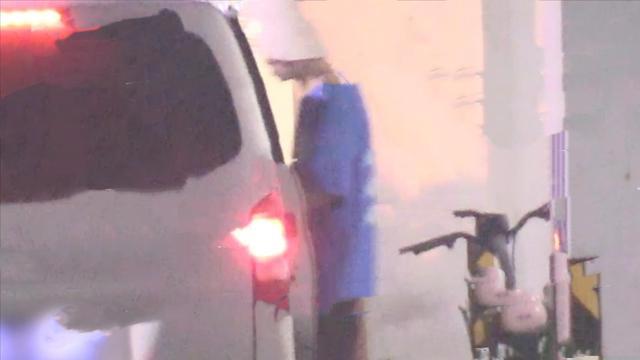 魏大勋|杨幂魏大勋大清早在横店被拍，两人前后走出住所，戴情侣帽疑同居