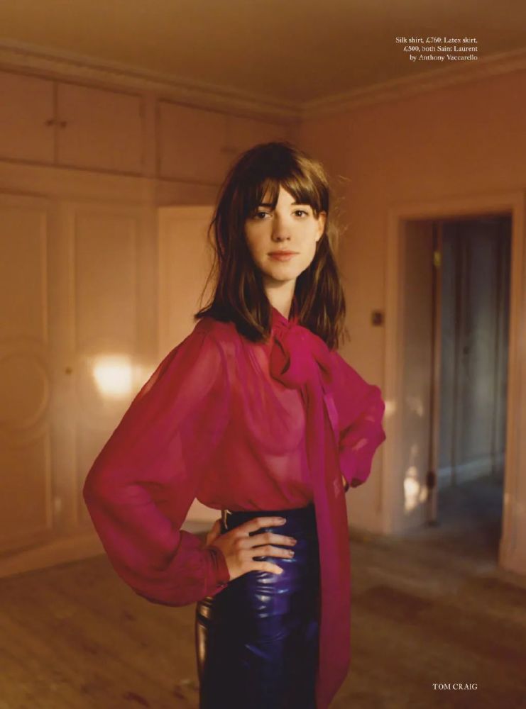 那就是,英剧《普通人》的女主角黛西·埃德加-琼斯.