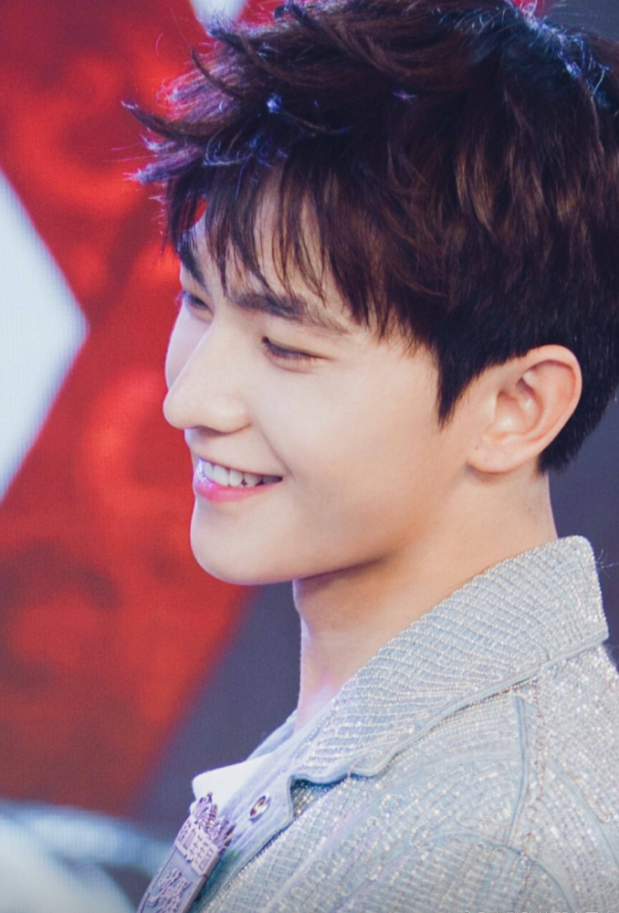 李易峰鹿晗杨洋吴亦凡巅峰时期的颜值,粉丝:真是惊艳了岁月的容颜