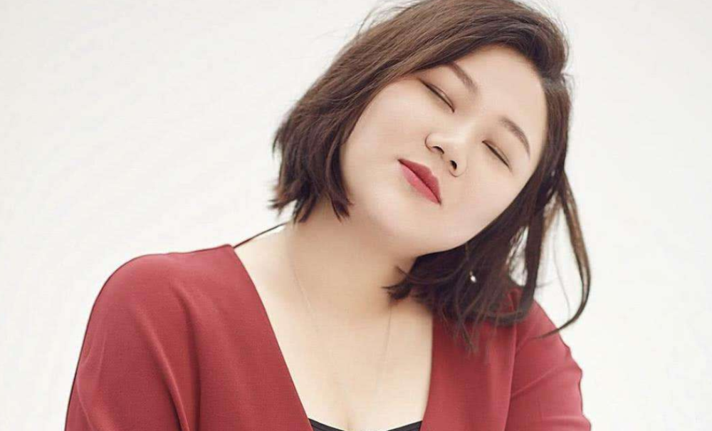 杨天真|杨天真晒躺在病床上照片，回应“为工作牺牲身体”：不建议模仿